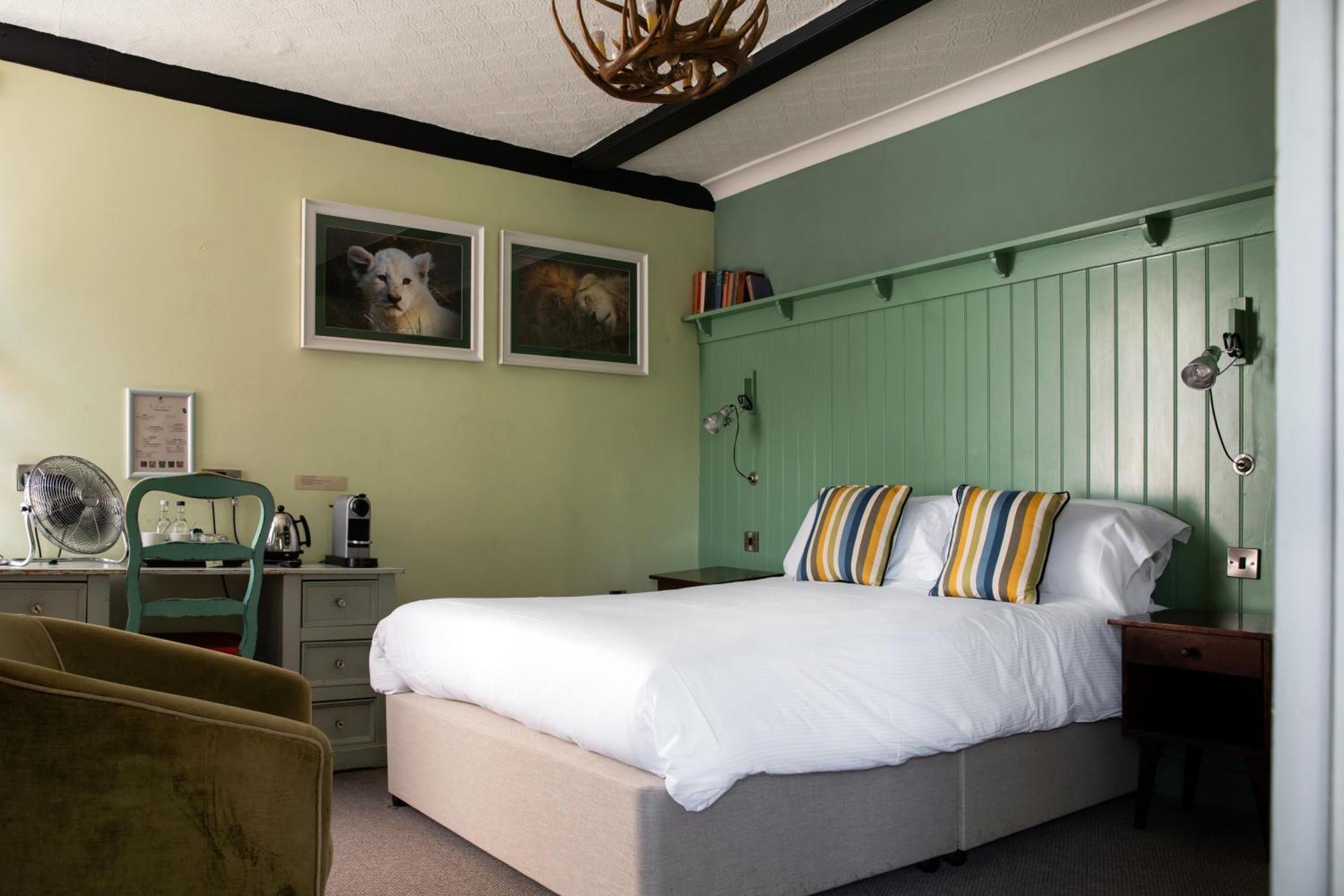 The White Lion Hotell Tenterden Exteriör bild