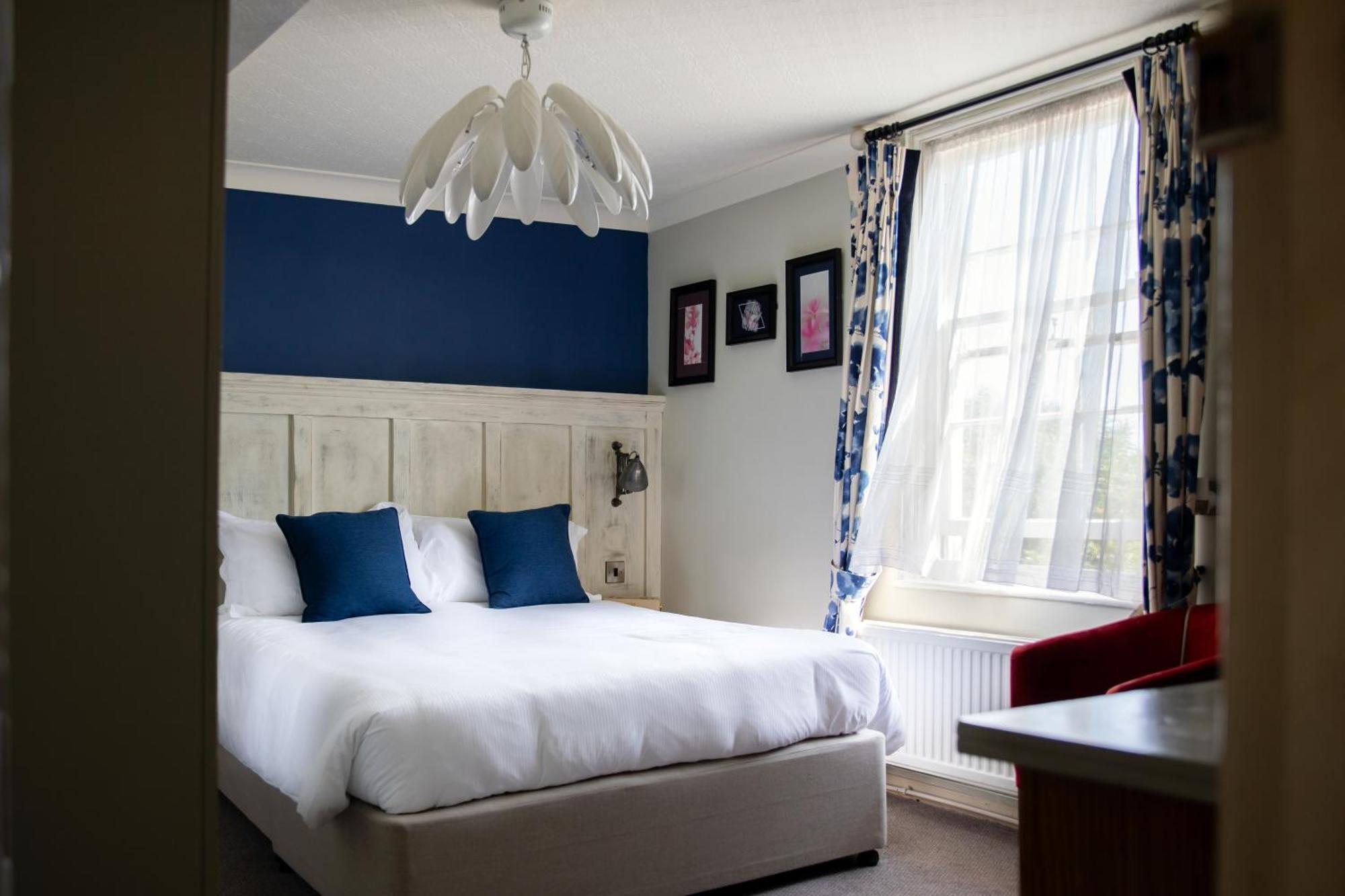 The White Lion Hotell Tenterden Exteriör bild